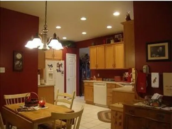 218 Denali Dr, Latrobe, PA 15650