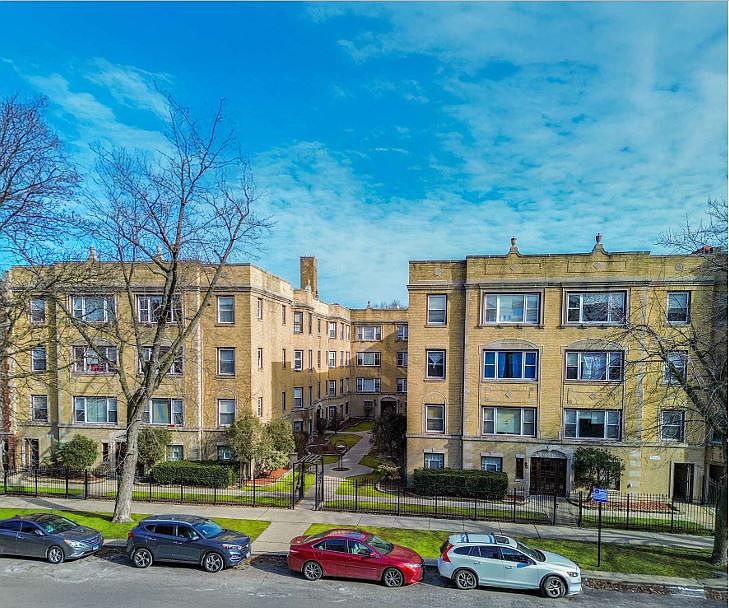 recently renovated beautiful building in Rogers Park