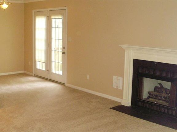 3rd image of 2517 London Pointe Dr