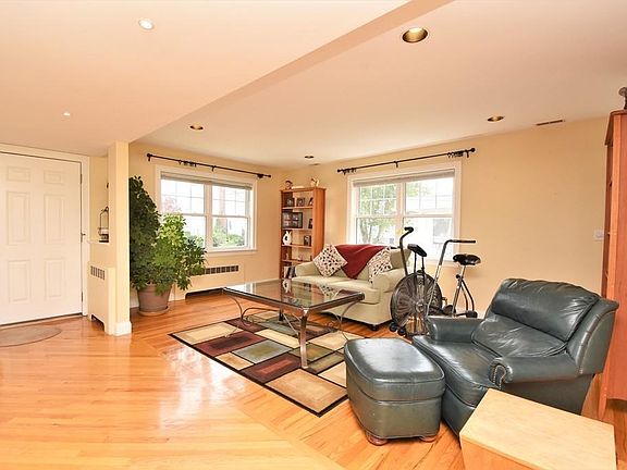 4th image of 77 Bickford Ave