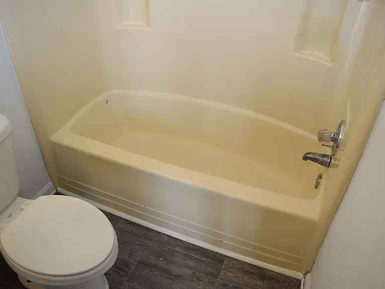 579 Peregrine St — Photo 20