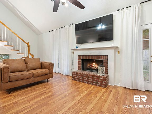 2nd image of 102 Tomrick Cir