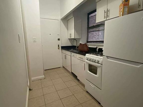 2nd image of 361 E 10th St APT 43A