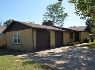 102 NE Queenstown Ave, Bartlesville, OK 74006