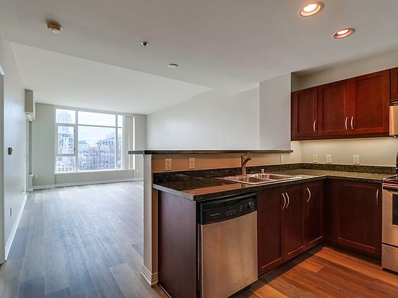 4th image of 427 9th Ave Unit 904