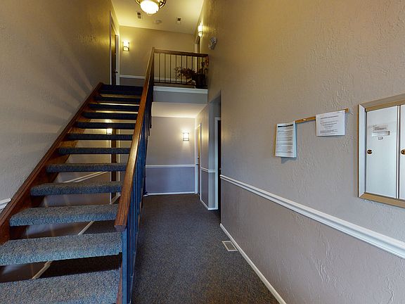 2nd image of 1054 Driftwood Ct APT D1