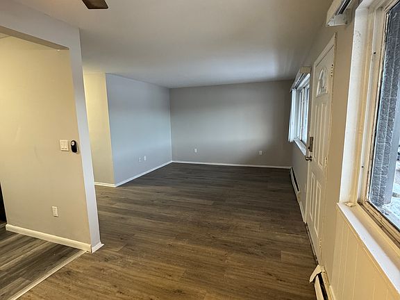 5th image of 10612 Grand River Ave #6