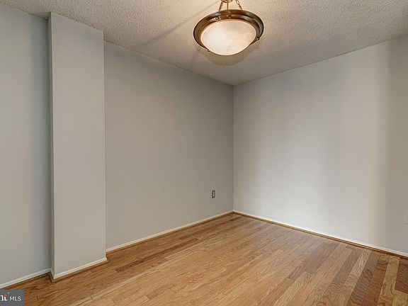 5th image of 4500 S Four Mile Run Dr APT 1116