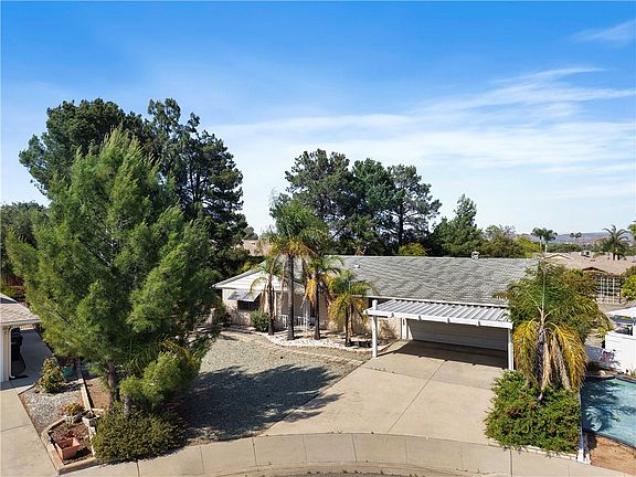 5th image of 28040 Winthrop Ct
