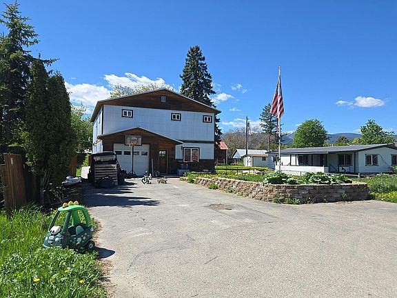 3rd image of 305 N Main St