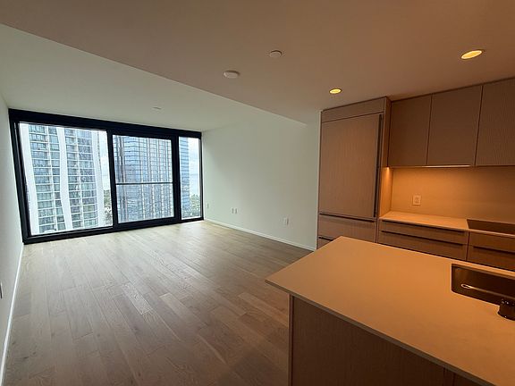 4th image of 333 Ward Ave #1906