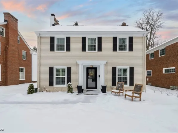 19534 S Sagamore Rd, Fairview Park, OH 44126