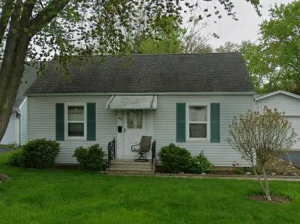 1911 Wilcox St, Crest Hill, IL 60403