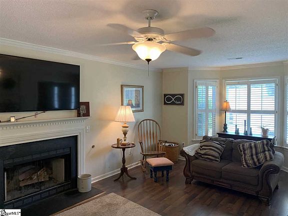 5th image of 11 Stonington Way