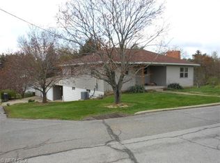 719 Halbar Dr, Cambridge, OH 43725