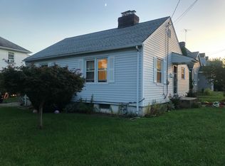 72 Woodward St, Roslyn Heights, NY 11577