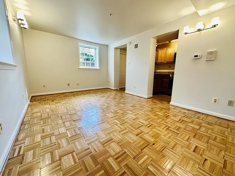 907 Church St — Photo 6