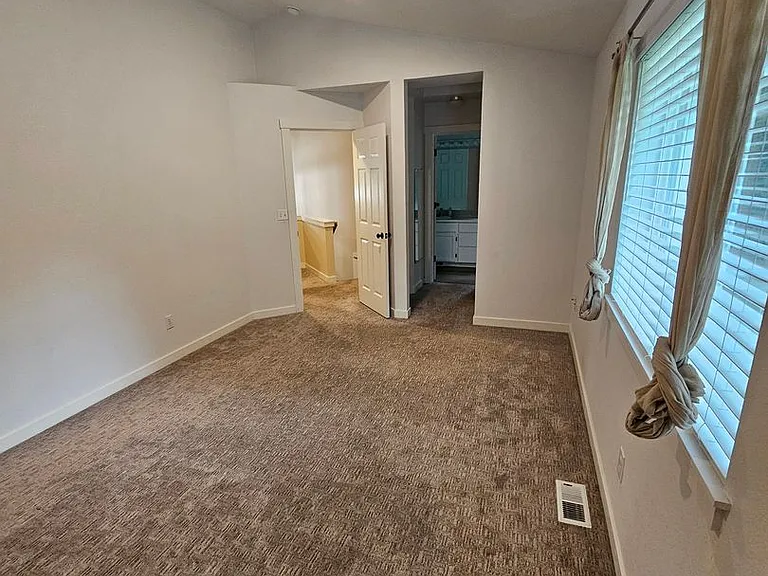 1574 SE Nylace Ln — Photo 24
