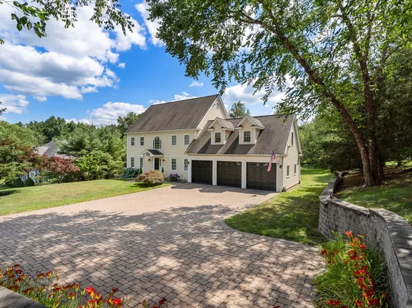 63 High St, Shrewsbury, MA 01545