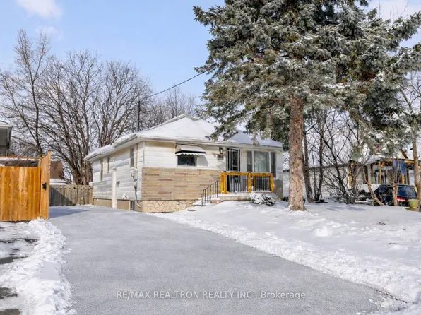 316 Pacific Ave, Oshawa, ON L1J 1V7