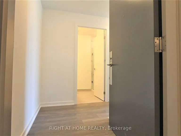 38 Forest Manor Rd #1702 — Photo 2