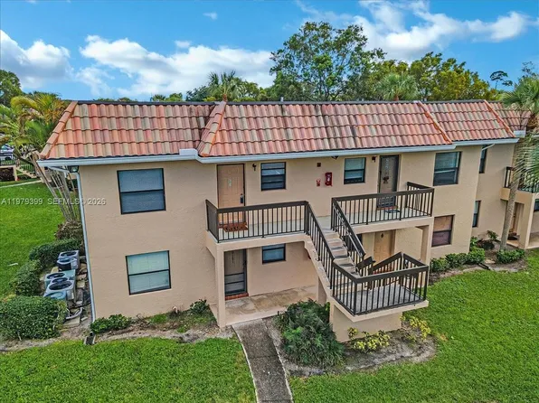 6832 Palmetto Cir S APT 201, Boca Raton, FL 33433