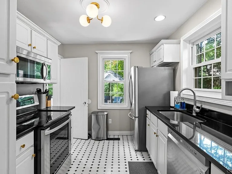 3445 Oak View Pl — Photo 11