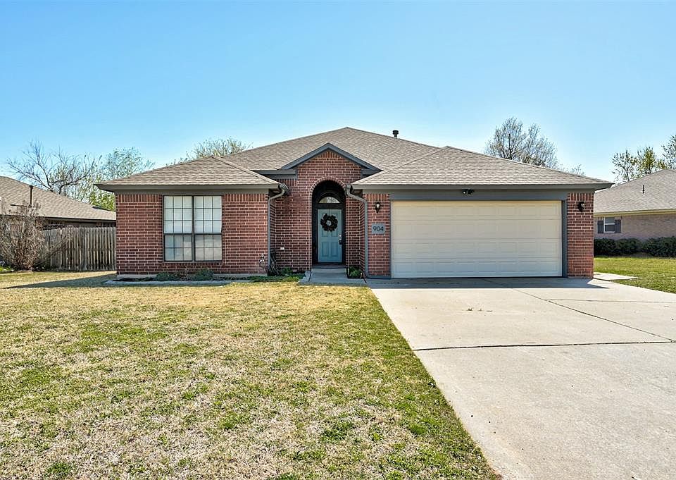1st image of 904 Sennybridge Dr