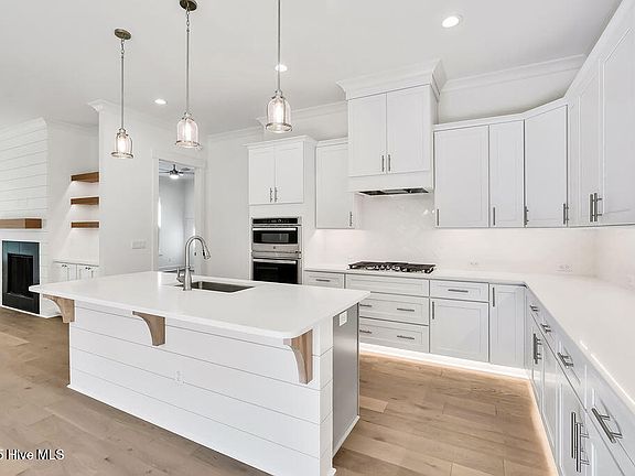 4th image of 5138 Fernwood Drive