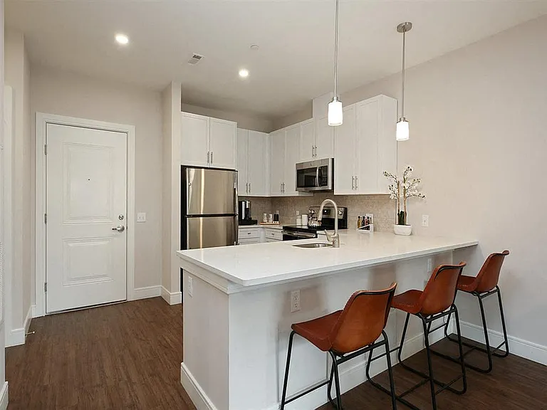 1 Bedroom Kitchen Area