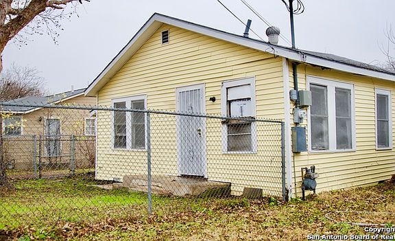5th image of 2950 Martin Luther King Dr