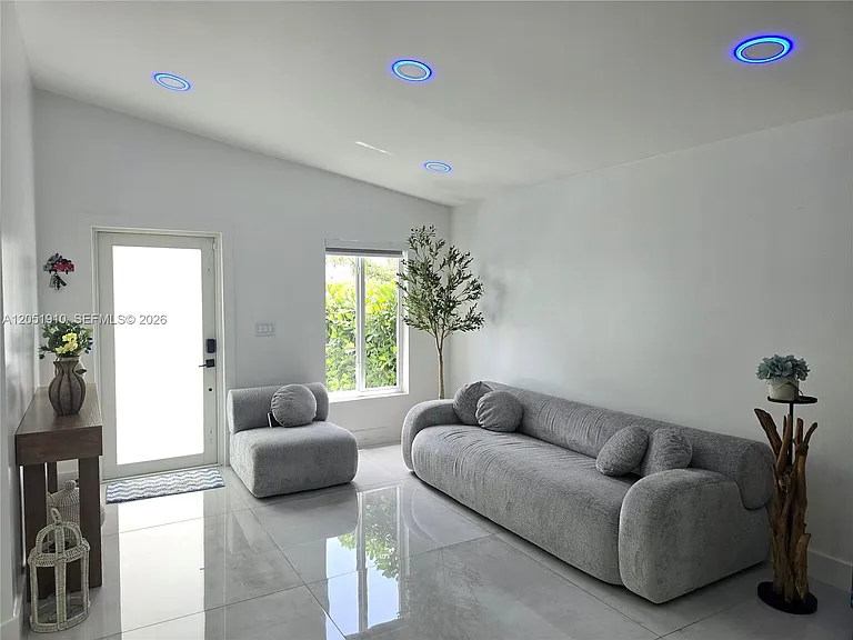 20950 SW 119th Ct — Photo 3