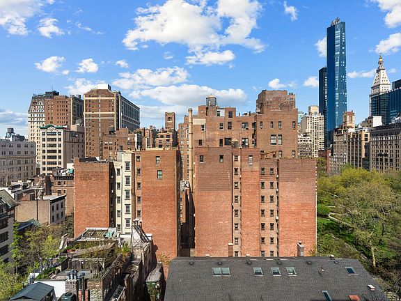 4th image of 32 Gramercy Park S APT 13E