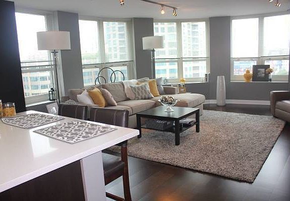 3rd image of 345 N La Salle Dr APT 701