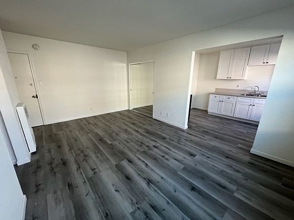 4th image of 409 E Harvard St APT 15