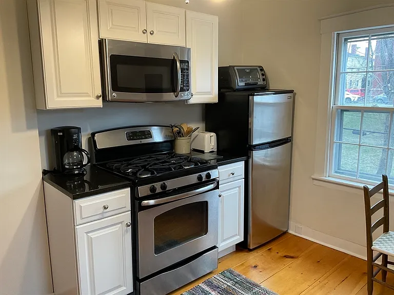 1 Middle St #3 — Photo 9