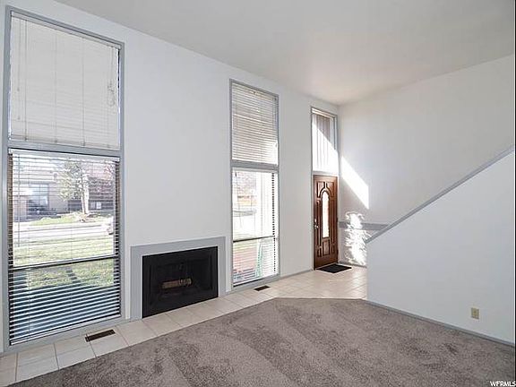 3rd image of 2512 W Hardrock Cir