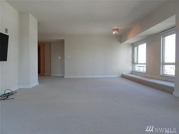 4th image of 121 Vine St Unit 1105
