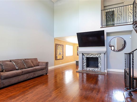 3rd image of 4826 Faculty Ave