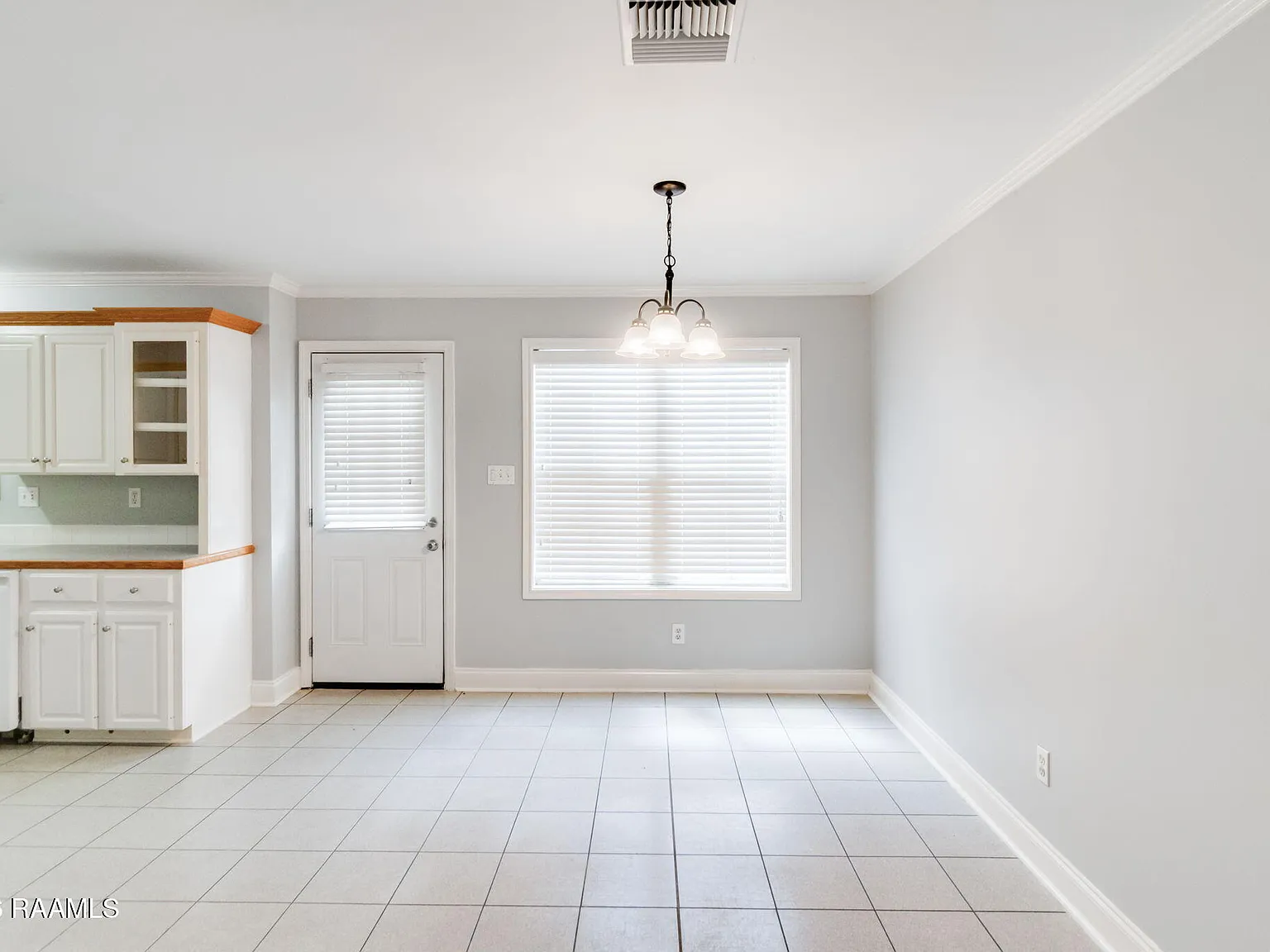 3 bed, 2.0 bath, 1531 sqft, $1,900 — Photo 4