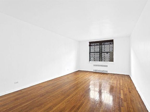 4th image of 2420 Morris Ave APT 4D