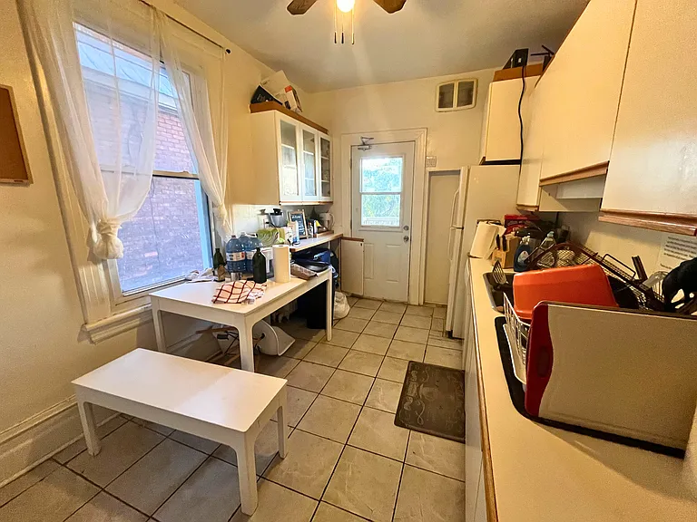 315 Frank St — Photo 16