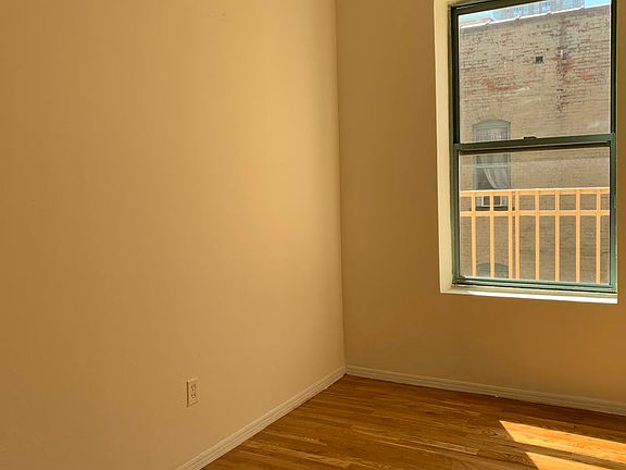 4th image of 236-240 W 64th St #5E1