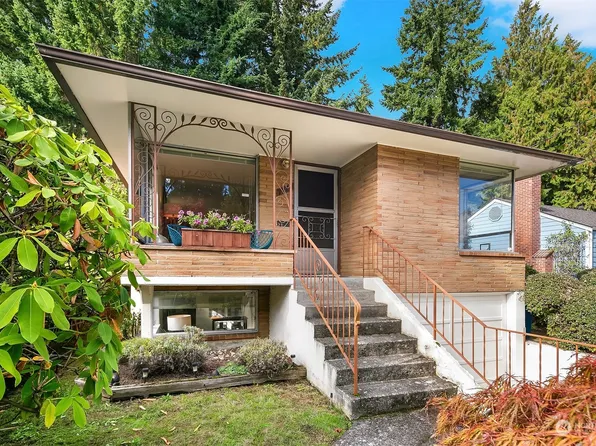 7729 32nd Avenue NE, Seattle, WA 98115