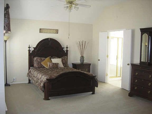 2nd image of 7005 Chateau Dr