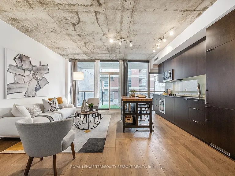 478 King St W #202 — Photo 6
