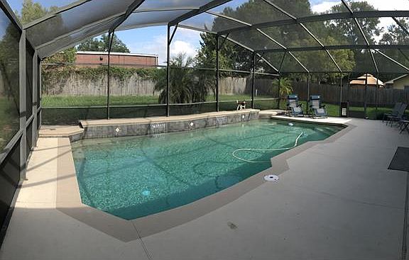 2nd image of 1372 Sterling Oaks Dr