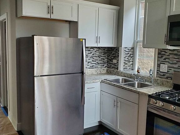 2nd image of 4119 W Van Buren St #1