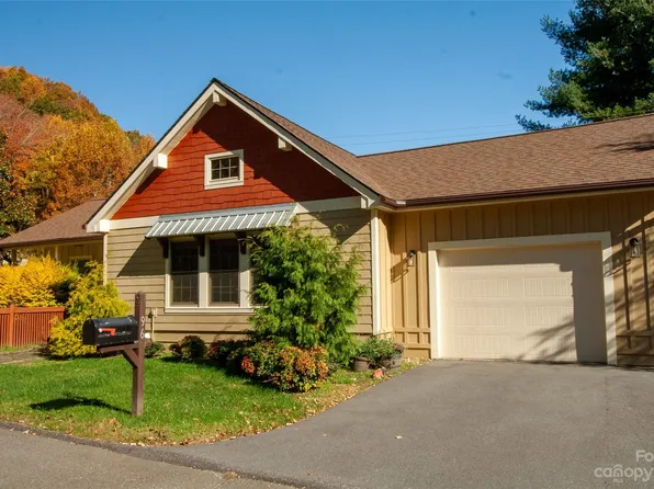 96 Garden Ct, Maggie Valley, NC 28751