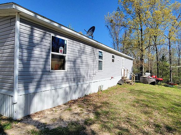 3rd image of 219 Dogwood Cir